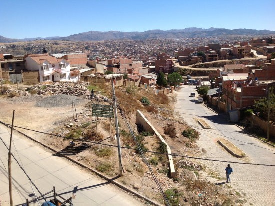 ABANDONADO. Una parte de este terreno de ms de 1.000 metros cuadrados habra sido loteado, por ello, la Alcalda no puede ejecutar ningn proyecto para el barrio.