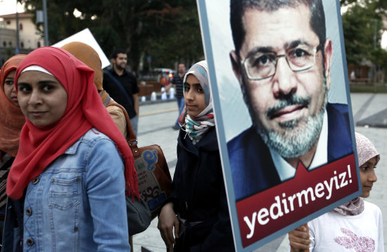 PROTESTAS. Miles de personas salieron a las calles a pedir la renuncia de Mursi.