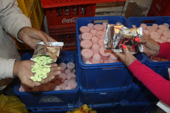 DIFICULTAD. Las unidades educativas no cuentan con equipamiento para guardar parte del desayuno escolar que reciben.