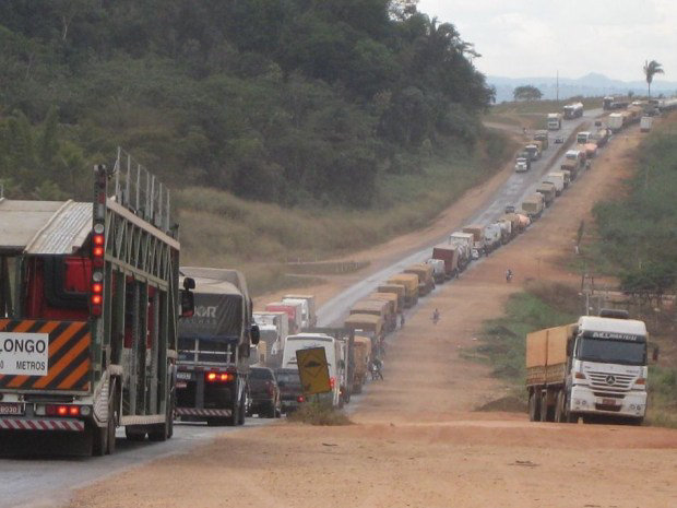 DESCONTENTO. Los conductores reclaman una rebaja del combustible.