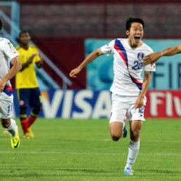 Los jugadores de Corea del Sur celebran su pase a cuartos de final.