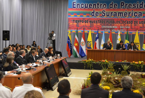 REUNIN. Presidentes, cancilleres y embajadores de una decena de pases de Amrica Latina se reunieron ayer en Cochabamba para brindar su respaldo al presidente Evo Morales.