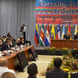 REUNIN. Presidentes, cancilleres y embajadores de una decena de pases de Amrica Latina se reunieron ayer en Cochabamba para brindar su respaldo al presidente Evo Morales.