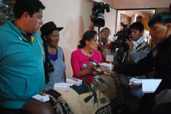 ALLANAMIENTO. Las pesquisas y requisas en el domicilio de Savina Cullar. Ocurri ayer.