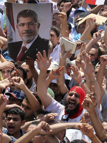 RADICALES. Los Hermanos Musulmanes reclaman el retorno de Mursi al Gobierno.
