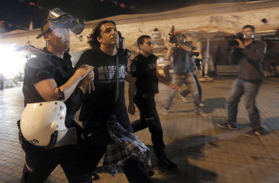 DISTURBIOS. Plaza Gezi, Estambul.