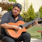 MÚSICO. El camargueño Ausberto Vargas durante la grabación del videoclip 