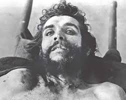 LÍDER. Junto a Fidel Castro, Ernesto Ché Guevara, protagonizó la Revolución Cubana.