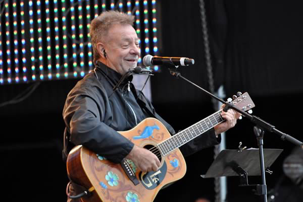 CANTAUTOR. El músico argentino León Gieco.
