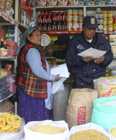 PLAN. El control llegó a los comercios.