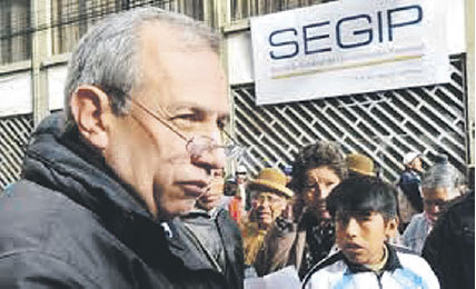 CÉDULAS. Hasta el 2014 todos los escolares contarán con documento de identidad.