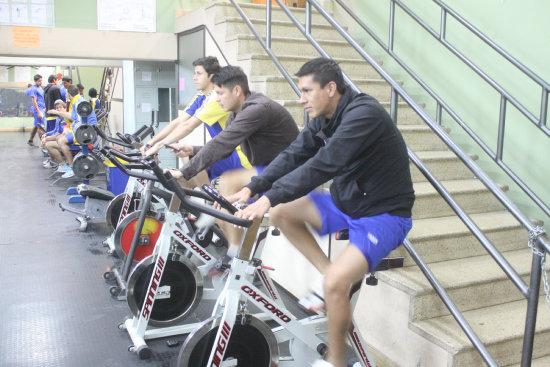 Los estudiantiles se entrenaron en gimnasio el fin de semana.