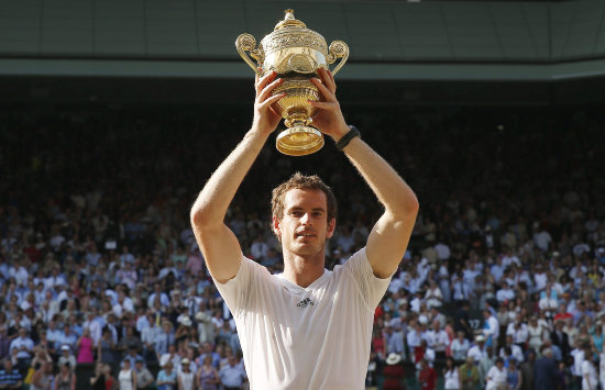 El tenista escocs Andy Murray le dio a Gran Bretaa el ttulo de Wimbledon ayer, en la final que consigui sobre el serbio Novak Djokovic.