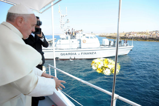 MENSAJE. Francisco en Lampedusa.