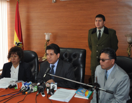 SENTENCIA. Magistrados del TCP durante la conferencia de prensa ayer.