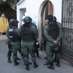 AJUSTICIAMIENTO. Los vecinos de la salida a Cochabamba golpearon a antisocial que fue acusado de robar en la zona.