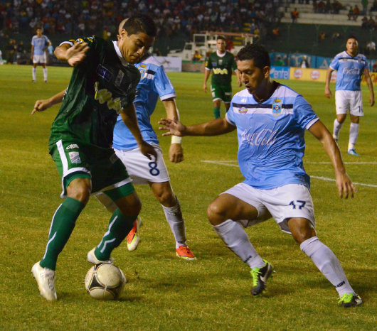 Oriente Petrolero sac ventaja en el cotejo de ida de la Copa Cine Center.