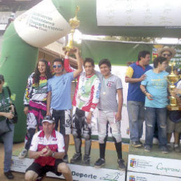 Una escena del partido jugado anoche, en la primera final de la mxima categora del baloncesto local.