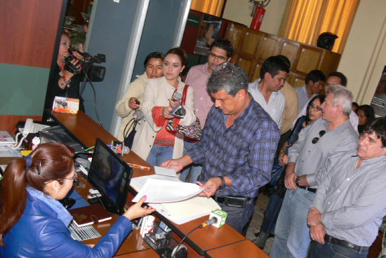 DENUNCIA. Ernesto Surez y los gobernadores de Santa Cruz y Beni, en la Fiscala General.