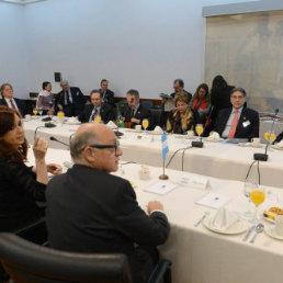 Encuentro. La cumbre semestral de los pases miembros del Mercosur se celebr en Montevideo.