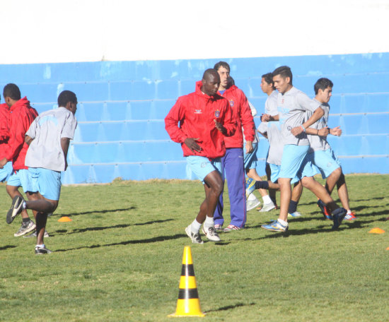 El equipo estudiantil cerr la jornada de ayer, viernes, en la cancha de El Bosquecillo.