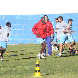 El equipo estudiantil cerr la jornada de ayer, viernes, en la cancha de El Bosquecillo.