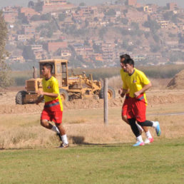 Los jugadores de Wilstermann se entrenan en su complejo.