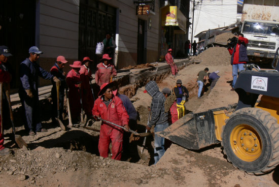 TRABAJO. ELAPAS pretende prever los problemas de fugas.