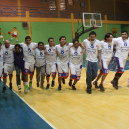 La celebracin de los campeones luego de finalizado el partido que jugaron contra Universitario.