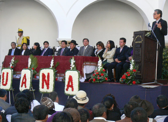 ENTREGA. La construccin de la Carta Orgnica Municipal demand ms de dos aos y la participacin de organizaciones e instituciones.