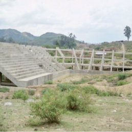 ESTADO. La construccin del coliseo cerrado de Sopachuy presenta actualmente este aspecto.