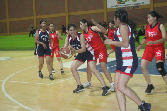 La primera final de los Play Off Damas se jug anoche en el Tito Alfred.