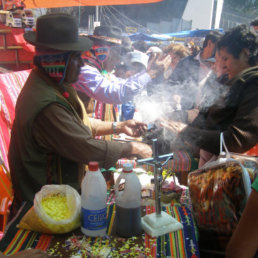 COMERCIO. La tradicional feria es cada vez ms feria que tradicin.