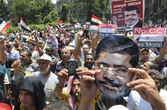 PROTESTAS. Islamistas egipcios reclaman el retorno de Mursi al poder.