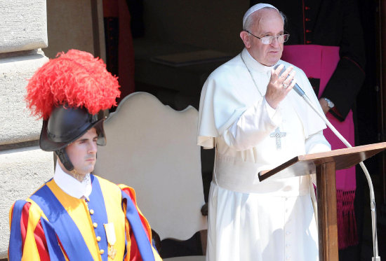 REFORMAS. Mario Bergoglio anunci una nueva medida de cambio en el Vaticano, esta vez en el manejo de las finanzas.