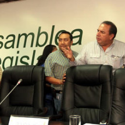 CMARAS. En un bao de la Asamblea Departamental se capta una violacin