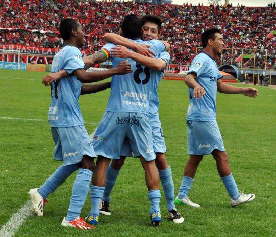 Bolvar llega a la final tras haber eliminado a Wilstermann, mientras que The Strongest lo hace luego de superar en semifinales a Oriente Petrolero.