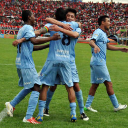 Bolvar llega a la final tras haber eliminado a Wilstermann, mientras que The Strongest lo hace luego de superar en semifinales a Oriente Petrolero.