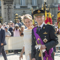 TRASPASO. La ceremonia de traspaso de mando tuvo lugar en un da clido y soleado en Bruselas. Felipe junto a su esposa, la reina Matilde.