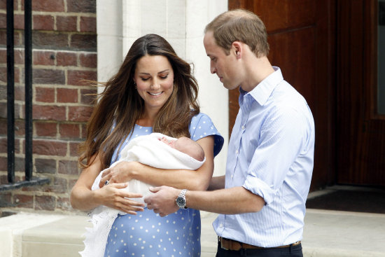 FELICIDAD. Los Duques de Cambridge al abandonar el hospital St. Mary.