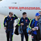 Los jugadores de la Universidad de Chile aterrizaron ayer en la Capital; maana deben visitar a Real Potos por la Copa Sudamericana.