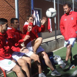 El guardameta Marcelo Robledo (d) est en duda para el primer partido del Torneo Apertura de la Liga.