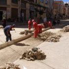 AVANCE. Obreros de la Alcalda trabajan en la calle Sargento Tejerina.