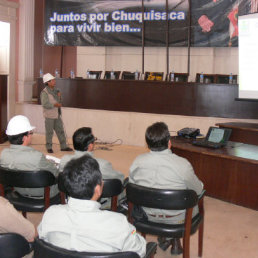 SOLOS. Ayer no hubo presencia de invitados para escuchar el informe.