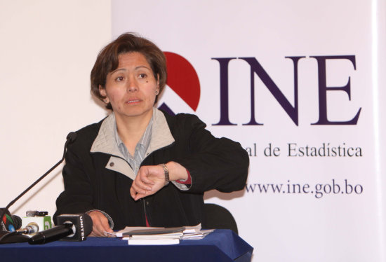 CRTICAS. La ministra de Planificacin, Viviana Caro, sali ayer a brindar explicaciones por los resultados censales.