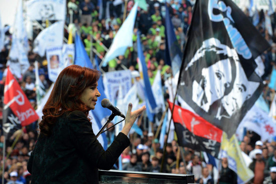 DENUNCIAS. Cristina Fernndez en plena campaa electoral.