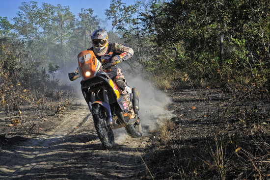 El piloto espaol Marc Coma durante la ltima etapa del Rally dos Sertoes, que finaliz ayer, en Brasil.