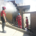 FUEGO. Un incendio voraz consumi todo en un cuarto en el barrio de Bajo Delicias, los vecinos no pudieron ayudar porque no haba agua.