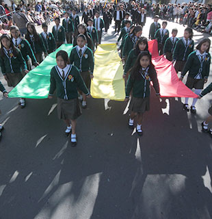 Bolivia cumple 188 aos y avanza al Bicentenario