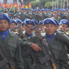 CIVISMO. Las premilitares mujeres del Batalln Quinto de Ingenieros Napolen Ovando hicieron sentir su presencia ante el palco de honor.